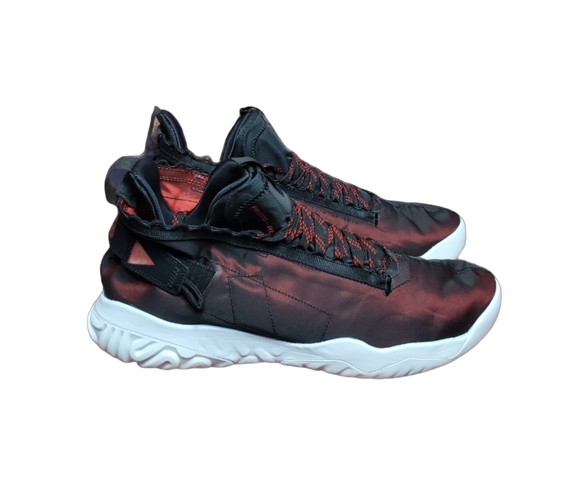 "Jordan" Proto-React University Red size 14 *Brand new in the box* - Picture 2 of 6